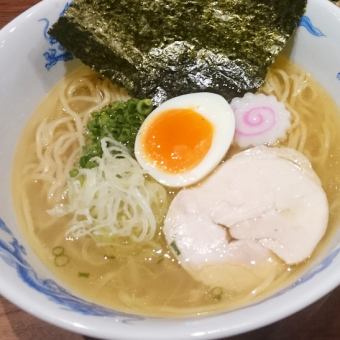 特制全鸡拉面（盐味/酱油味）半份 650日元