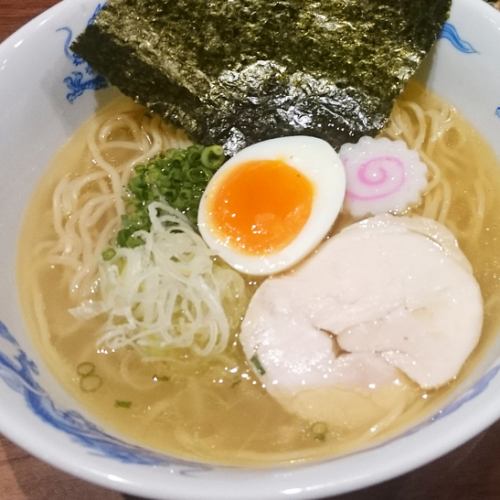 特制全鸡拉面（盐味/酱油味）半份 650日元