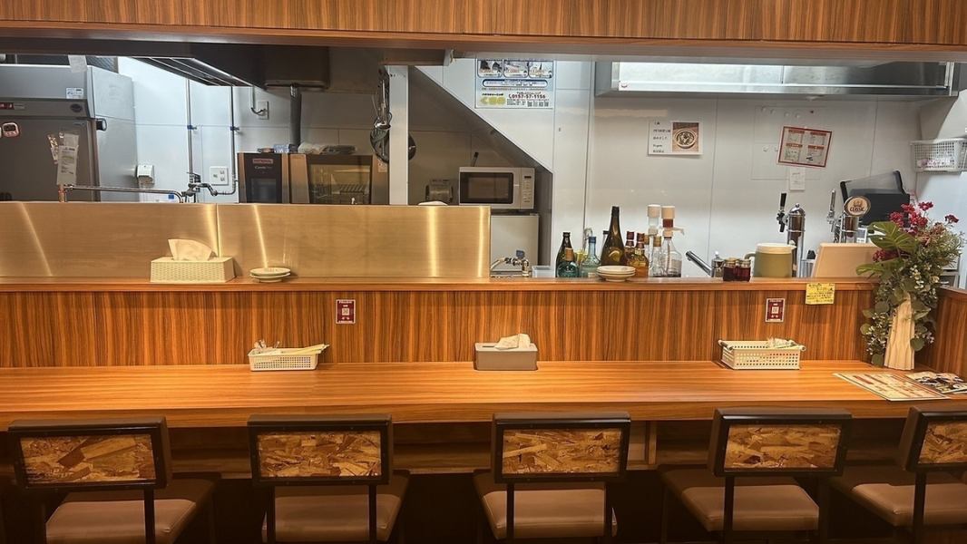 【カウンター席】会社帰りに1人でふらっと立ち寄りやすいカウンター