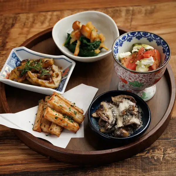 素材を活かした小鉢を少しずつ、看板料理のおばんざい。