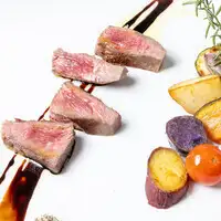 黒毛和牛コース！前菜、サラダ、パスタメイン、デザートまでついた豪華ランチ4400円(税込)