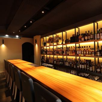 【カウンター席：8席】