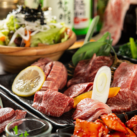 厳選した精肉を取り揃えております！最大80名予約可能です！
