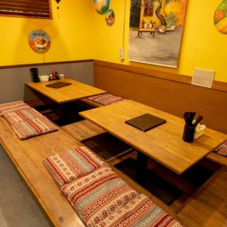 足をのばしておくつろぎいただける掘りごたつ席をご用意しております！お子様連れのご家族にもおすすめです◎小規模から中規模の宴会にもご利用いただけます！店舗まで、お気軽にご相談ください。
