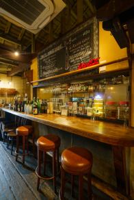 気さくで優しいオーナーや店長とたまに喋ってみたり、お一人様からでもホッとできるあたたかい空間です。