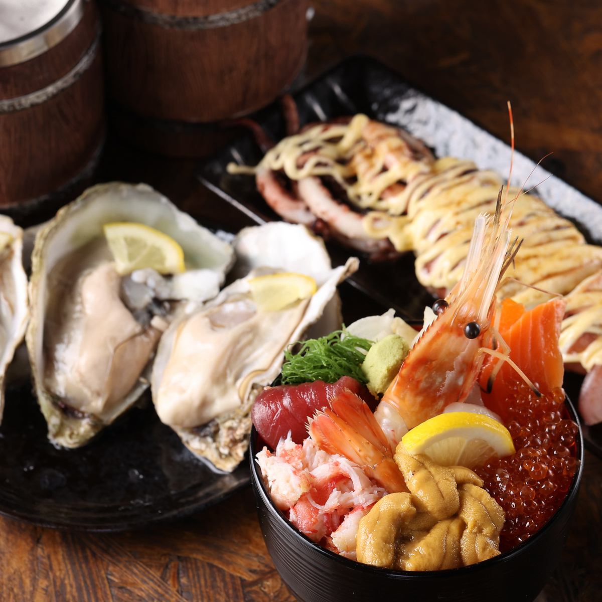 地元漁師から仕入れた新鮮な海鮮を堪能！樽ジョッキに入れたアルコールで乾杯！