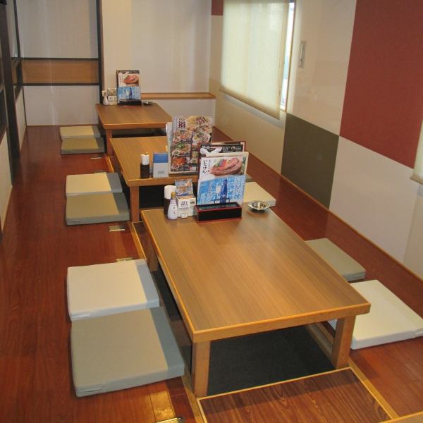 A digging kotatsu-style private room for medium-sized people! Let's all have fun together!