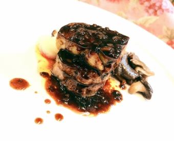 [밤] 송아지 필레 고기의 로시니 코스.인터넷 예약으로 10,000엔이 9,000엔.예약