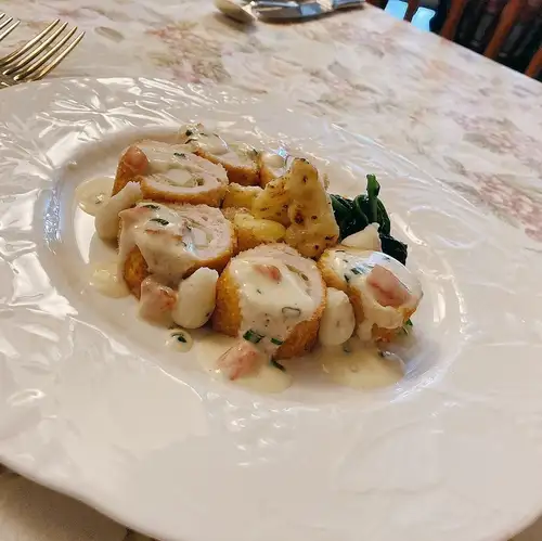 Wine and à la carte