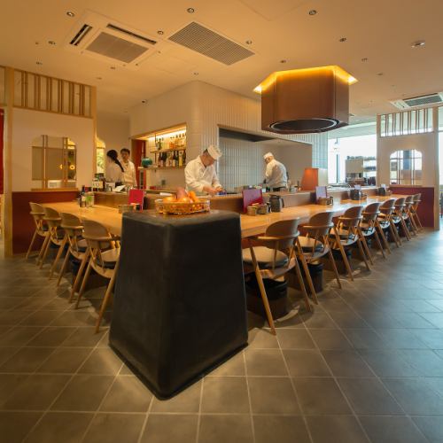 カウンター席を12席ご用意しております