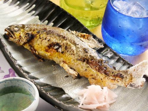 Grilled sweetfish with salt