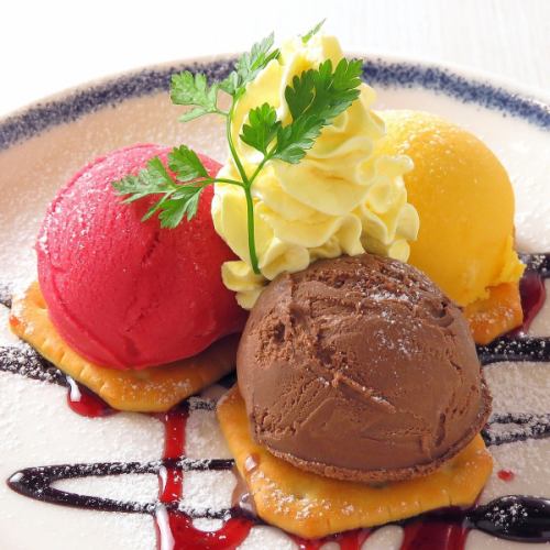 For dessert, we offer a refreshing and delicious gelato ◎