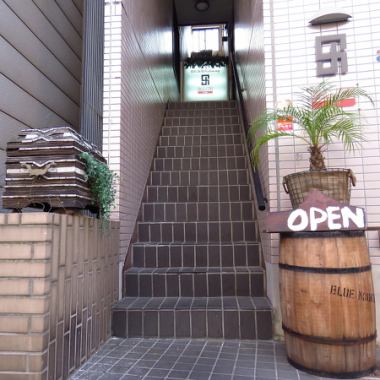 Our shop is like a hideaway located a 3-minute walk from Oguchi Station.If you enter inside, it is a stylish and special space.We offer high quality meat of our specialty in several courses.Enjoy anniversaries and celebrations as well as meals with friends ♪