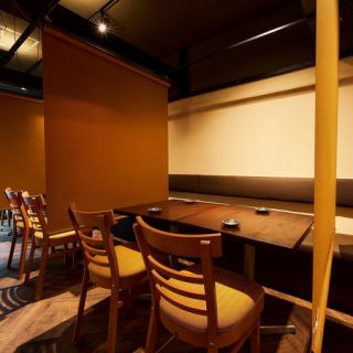●パーテーションあり♪半個室席●【2～25名様】お隣のお客様との間にロールスクリーンございます。気にせずゆっくりお食事をお楽しみいただけます。※それ以上のご宴会もご対応可能♪お電話でもお問合せください！