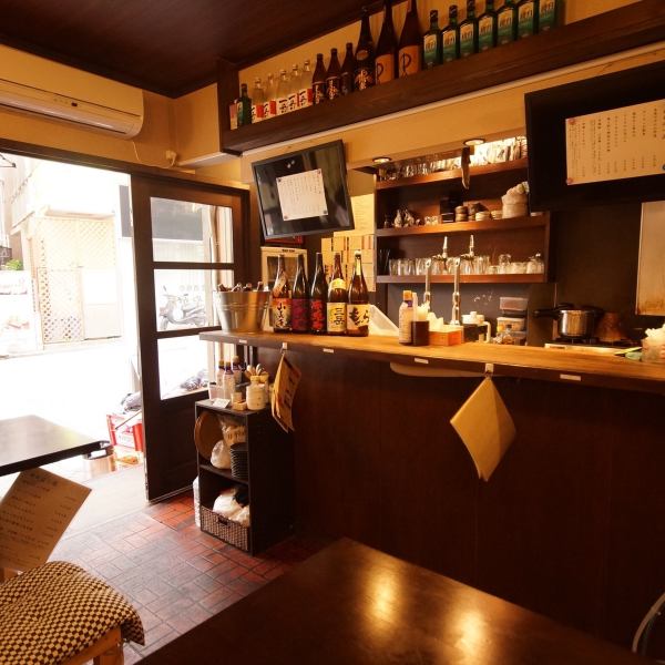 Nostalgic atmosphere in the retro store ♪ Yakitori, simmered in boiling water, hoppy is a local tavern that suits you.Feel free to drop by and have a cup, of course before going home with one of your co-workers!