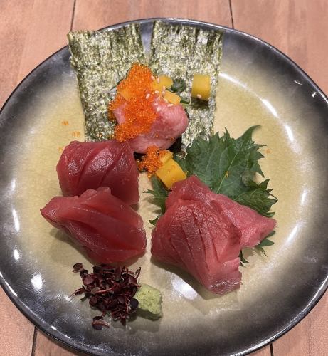 三崎の新鮮マグロ盛り合わせ