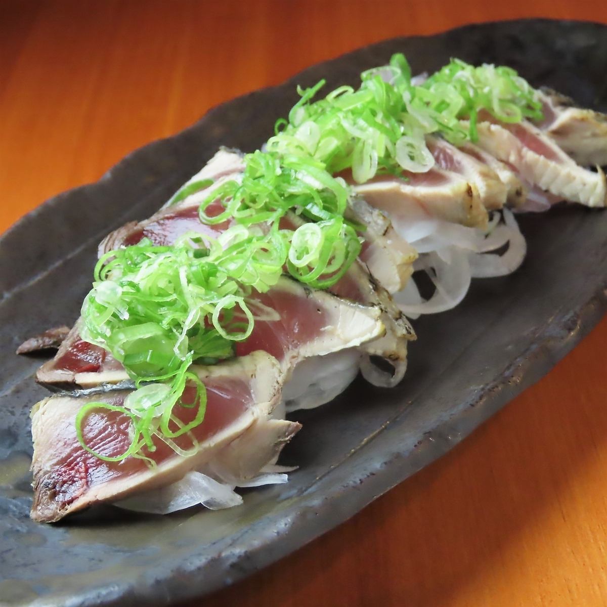 A variety of specialty dishes using fresh bonito, such as "Tataki bonito" etc.