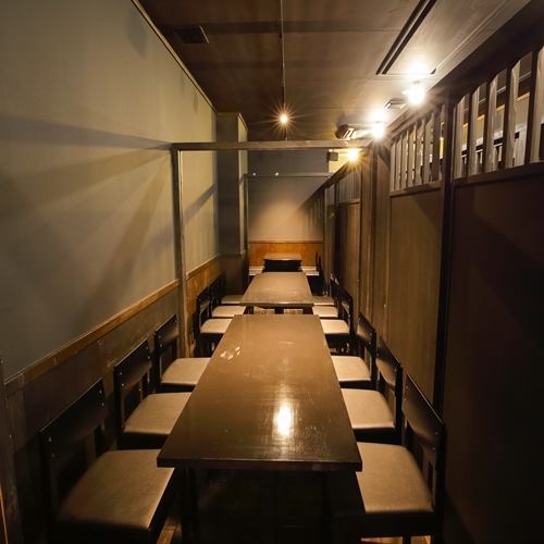 ●山形駅から徒歩2分●個室を完備！！厳選国産牛、稀少銘柄焼酎、各種飲み放題付きコース、こだわりの地酒が楽しめるお店！カップル、友人同士、合コン、家族での集まり、接待、宴会など、さまざまなシーンに利用できます。個室は2名/4名/6名/8名/10名/20名/30名/40名/50名/最大86名様まで
