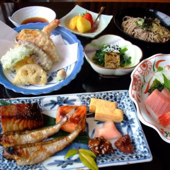 【柿子魚特色菜】選擇您的套餐…（圖片展示了三種烤魚套餐）及其他 3,500日元