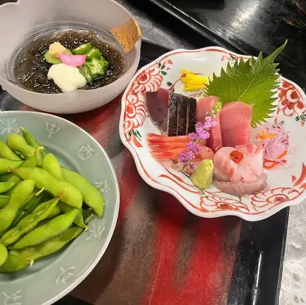 ちょっと贅沢に…豪華お刺身盛り、くじら汁、うなぎ蒲焼、生食かき入り、夏のコース 7,500円