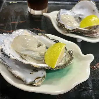 かき忠名物、選べるコース……(生食かきコース) 4,000円