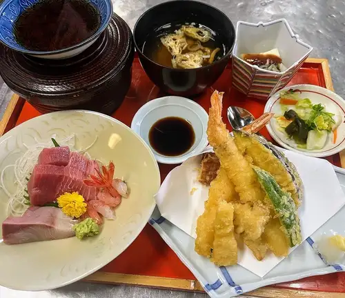 ◯得 お刺身天ぷら定食