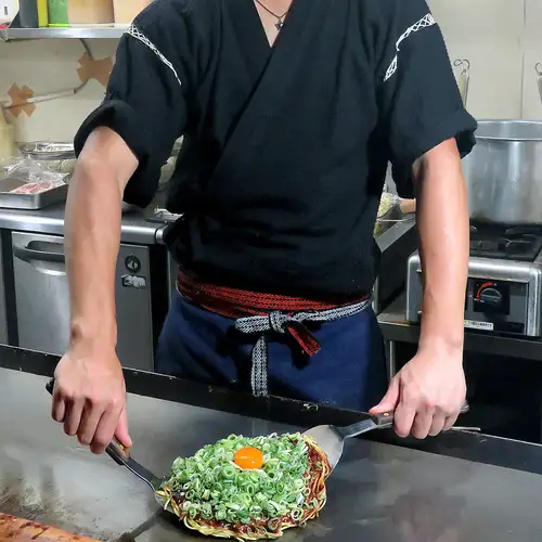 葱がたっぷり】【麺はパリパリ】【秘伝の粉】が自慢★