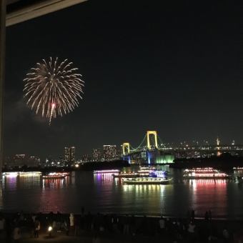 彩虹烟花课程仅在12月6日、13日、20日、24日和27日开放！*只有这门课程在这些日期开放。