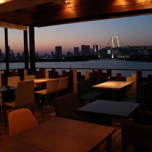 夜景が特別な時間を演出♪