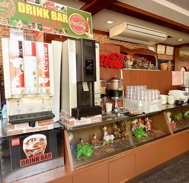 ドリンクバーはセルフサービスとなっております。ご自身のタイミングでお好きなお飲み物をお飲み頂けます。部活動の集まりやクラス会にもぴったり◎お電話でのお問い合わせをお願いいたします。