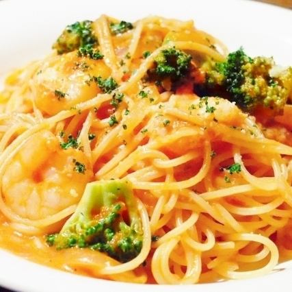 Shrimp and broccoli with tomato cream sauce