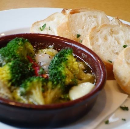 Shrimp, Mussels and Vegetable Ajillo