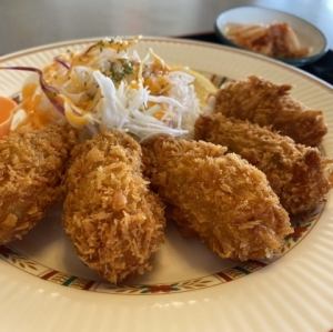 Fried oysters from Hiroshima Prefecture (minimum 3 oysters)