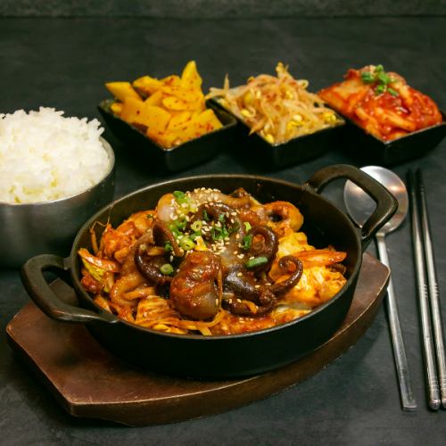 【平日限定★ランチメニュー】平日11:30~15:00(L.O.14:30)はランチタイム!定食を準備しております!