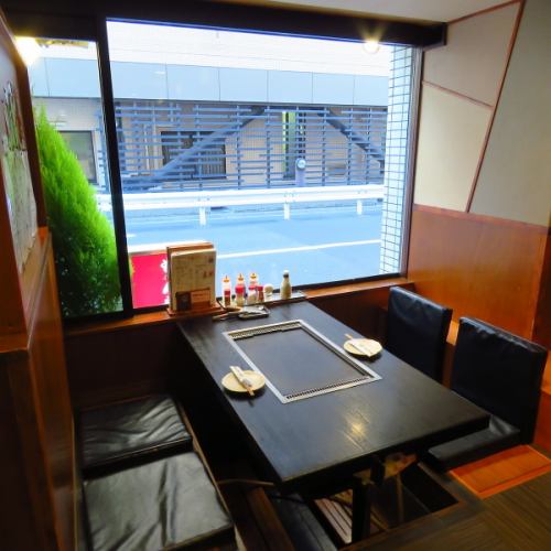<p>In the cozy atmosphere, we have counter seats and table seats that you can easily drop in.Please use it in a wide range of scenes such as dining with family and friends, and various banquets!</p>
