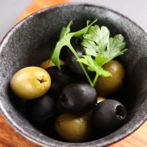 オリーブ盛り合わせ
