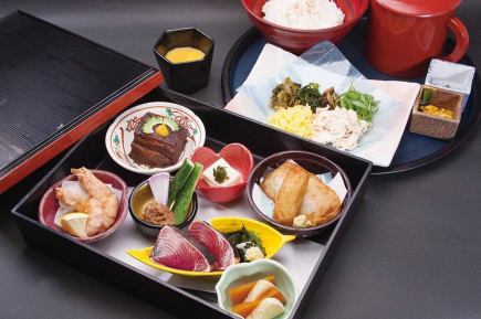 【特別会食】前菜7種盛合せと奄美鶏飯の会食～ワンドリンク付き　2800円⇒2500円