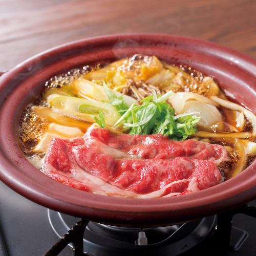 日本黑牛肉寿喜烧晚餐