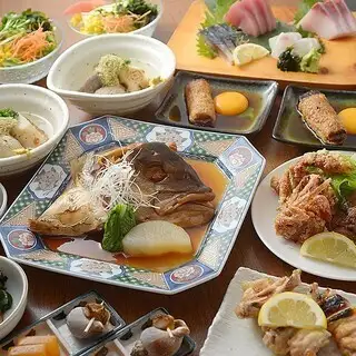 飲み放題付きコースあり！多彩なドリンク心ゆくまで〈料理との相性を考えたラインナップ〉