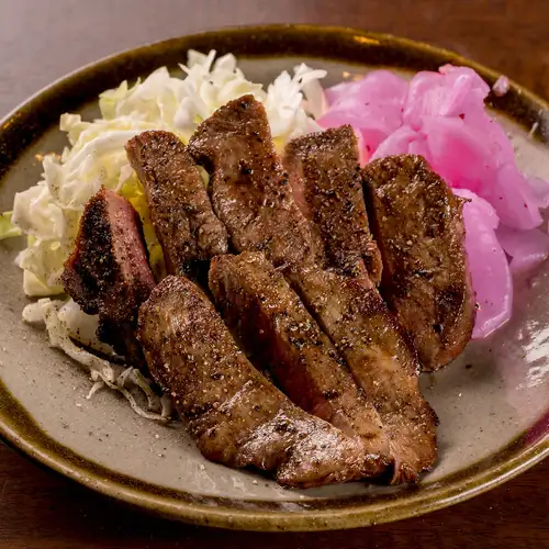 こだわりの網焼き牛たん