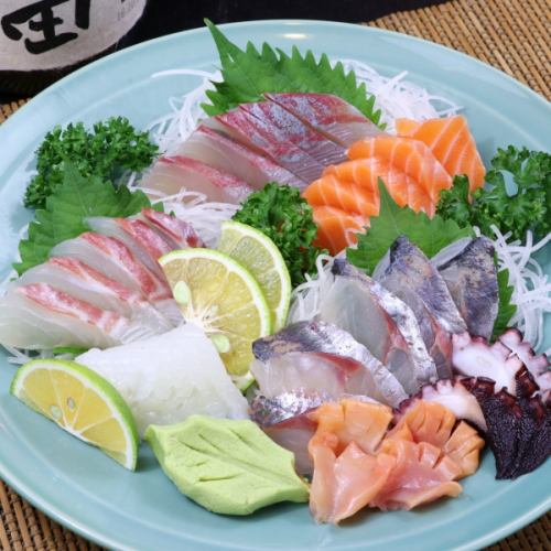 There are sashimi as well as meat!