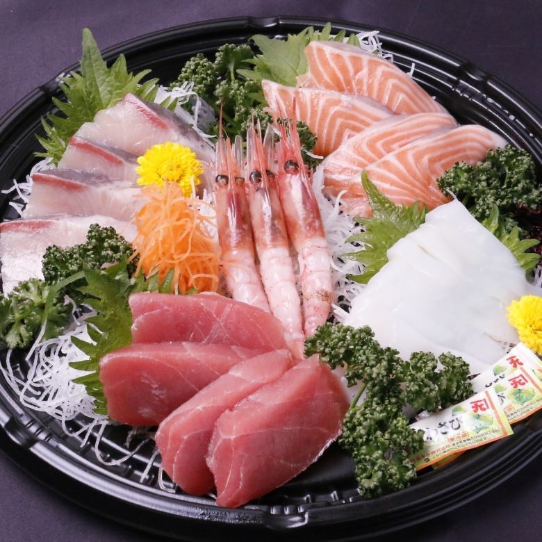 《Kaede》 Assorted sashimi (about 2 servings)