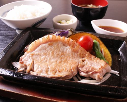 Pure white Bianca Steak Lunch from Niigata Prefecture (200g)
