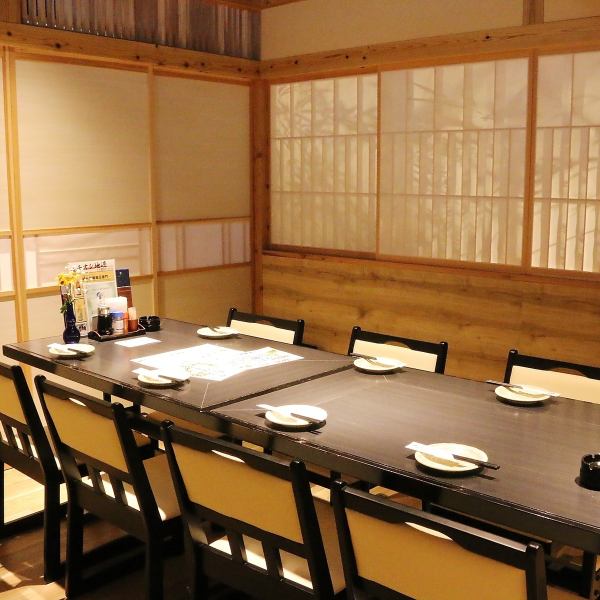 [Private room with a table] It's perfect for entertainment and dinner parties. You can also have company banquets or chat with friends in a private room.