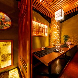 The indirect lighting and Japanese decorations create a sophisticated, adult space. The room has a door so you can enjoy yourself without worrying about the people around you. Please come and relax and unwind at our restaurant.