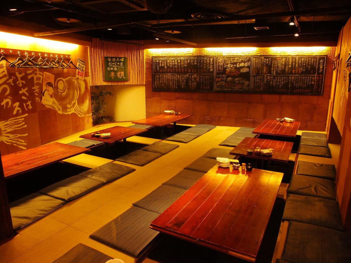 大人数での宴会もラクラク対応可能！大漁旗の内装も見どころ！