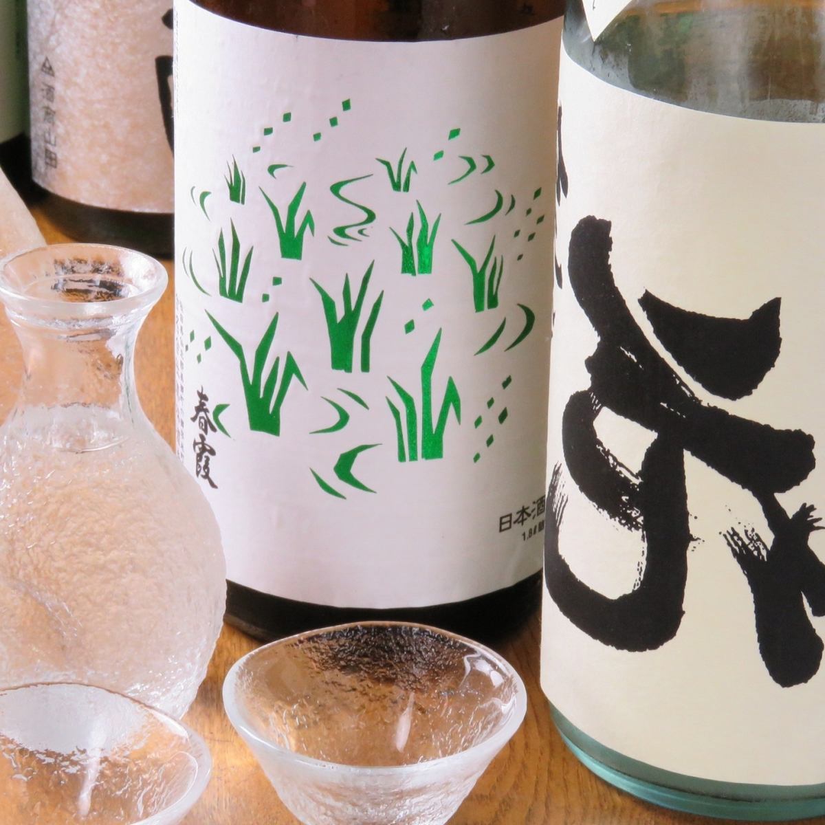 Enjoy delicious local sake and shochu selected by the owner who loves sake! There are also rare items!