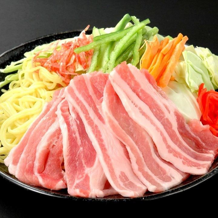 The most popular♪ Pork Yakisoba/Sobameshi with meat scraps (with pork belly)