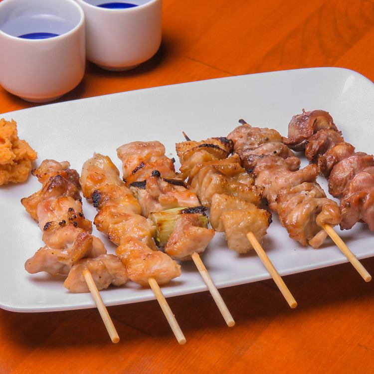 炭火焼鳥 山家 公式