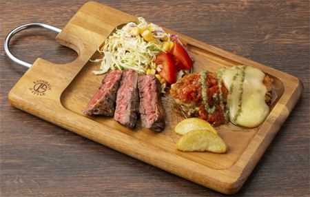 Skirt steak & chicken steak with melty cheese and tomato sauce, basil flavor (70g)